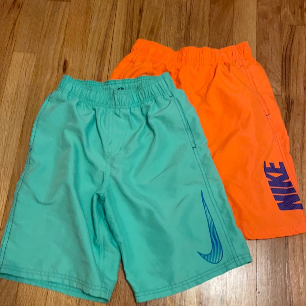 Nike boys size medium swim suit